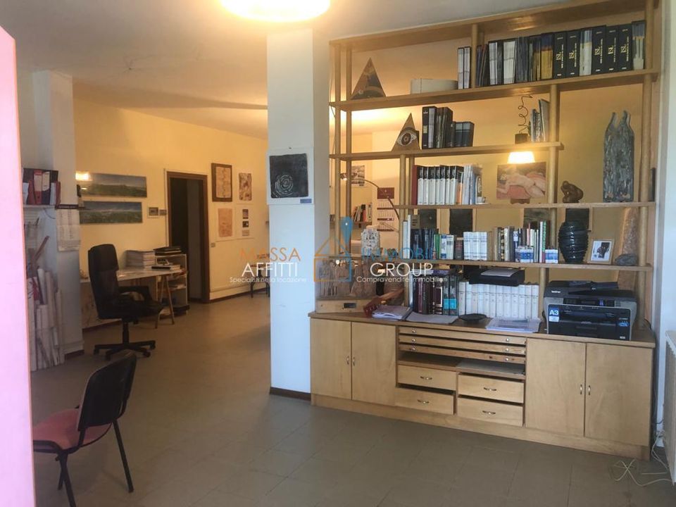 Erhvervsejendom i Massa, Massa and Carrara - foto 1