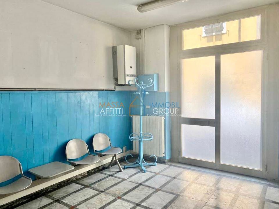 Erhvervsejendom i Carrara, Massa and Carrara - foto 3