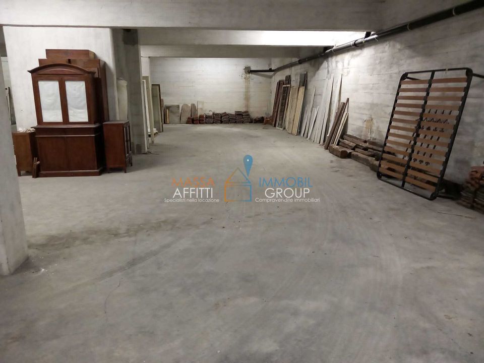 Erhvervsejendom i Carrara, Massa and Carrara - foto 2