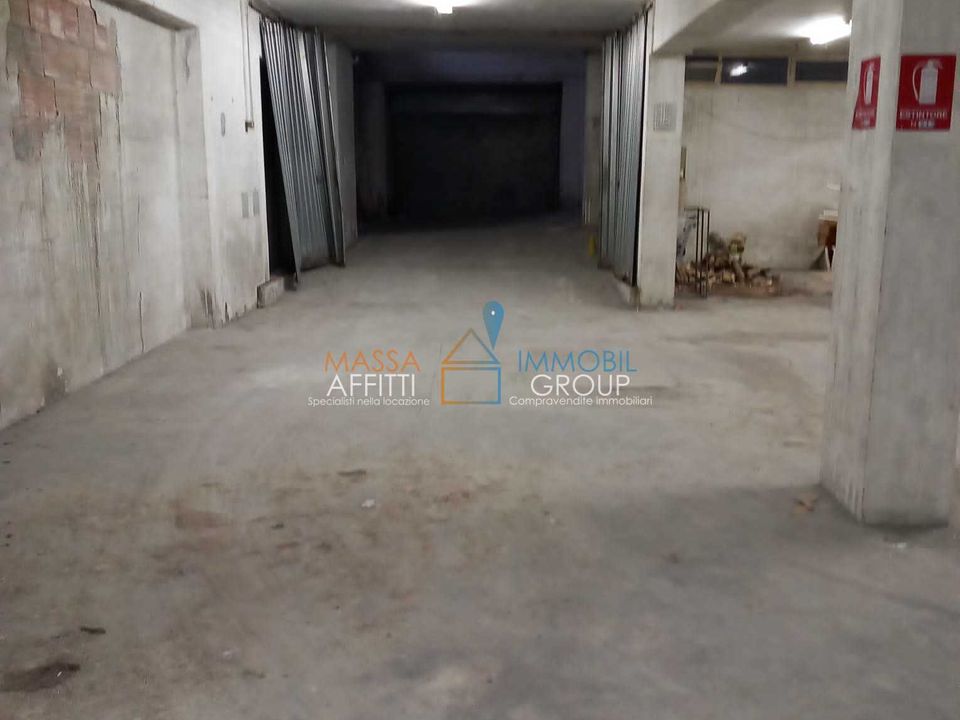 Erhvervsejendom i Carrara, Massa and Carrara - foto 3