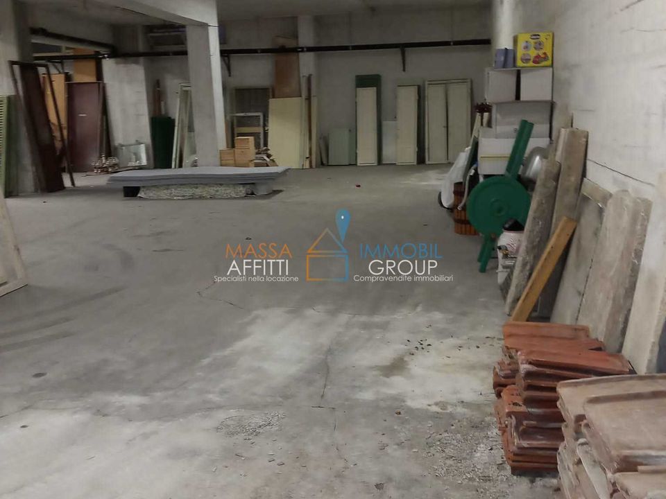 Erhvervsejendom i Carrara, Massa and Carrara - foto 4