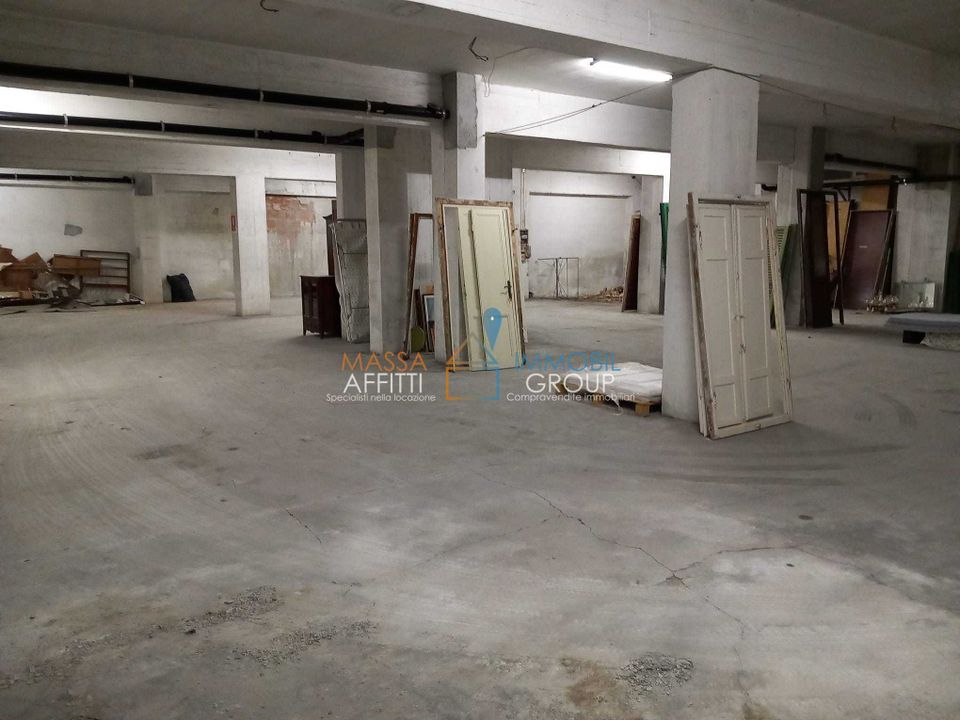 Erhvervsejendom i Carrara, Massa and Carrara - foto 5