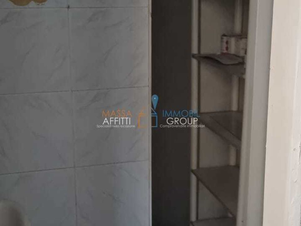 Erhvervsejendom i Carrara, Massa and Carrara - foto 4