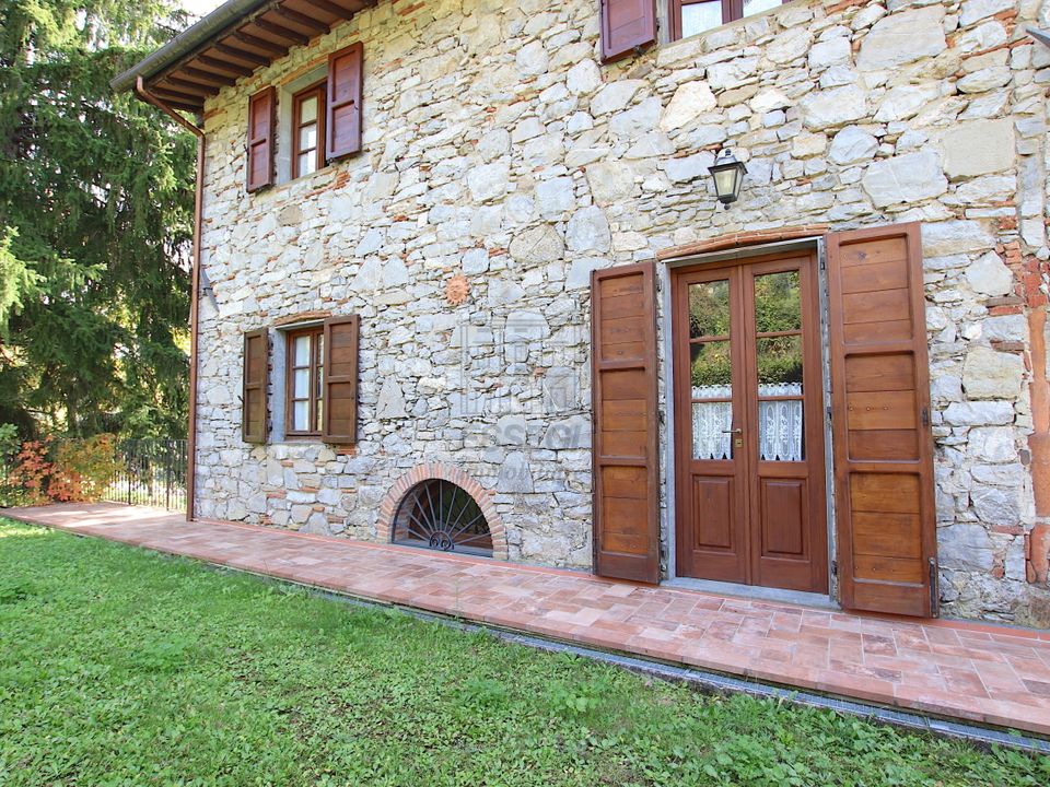 Erhvervsejendom i Pescaglia, Lucca - foto 1