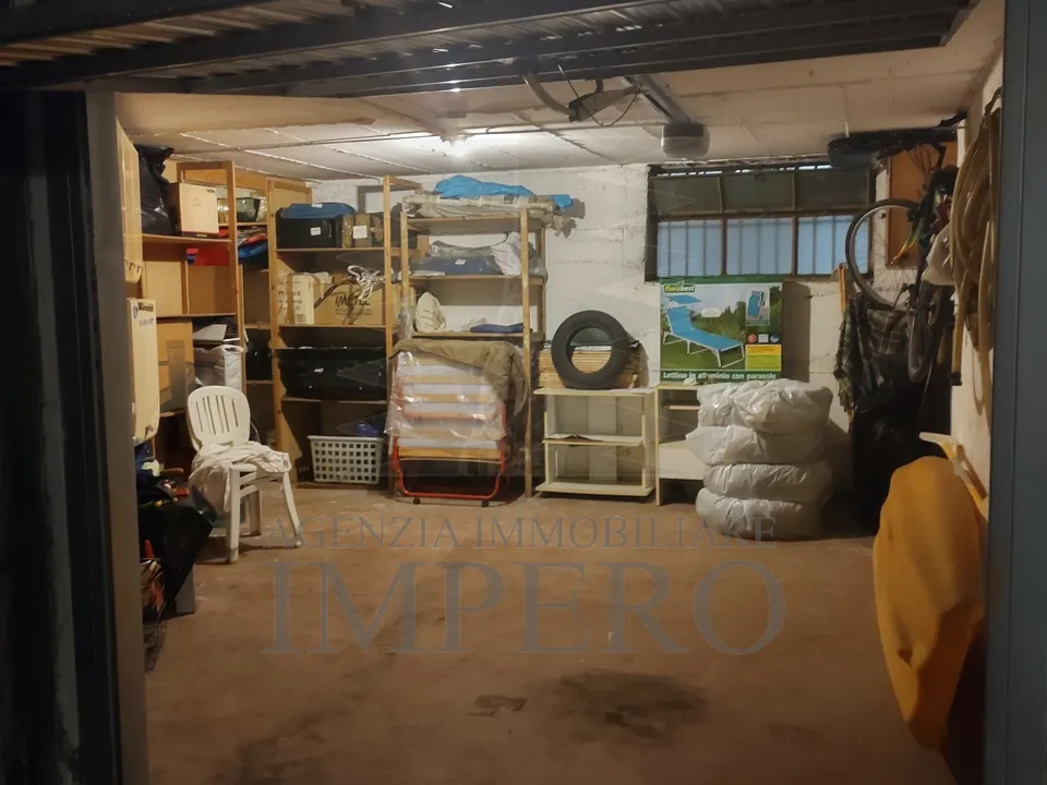 Garage i Ventimiglia, Imperia - foto 1