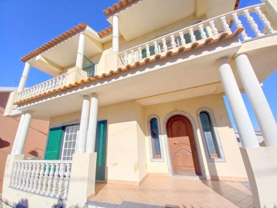 Casa de pueblo en Almada, Setubal - foto 1
