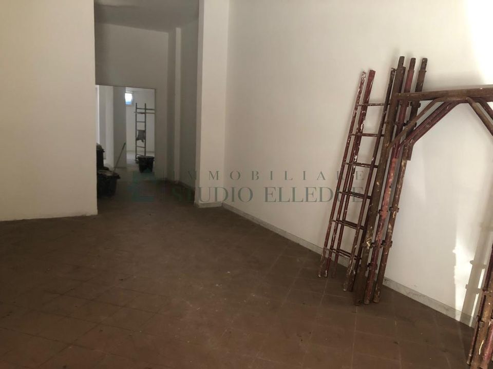 Erhvervsejendom i Bari, Bari - foto 4