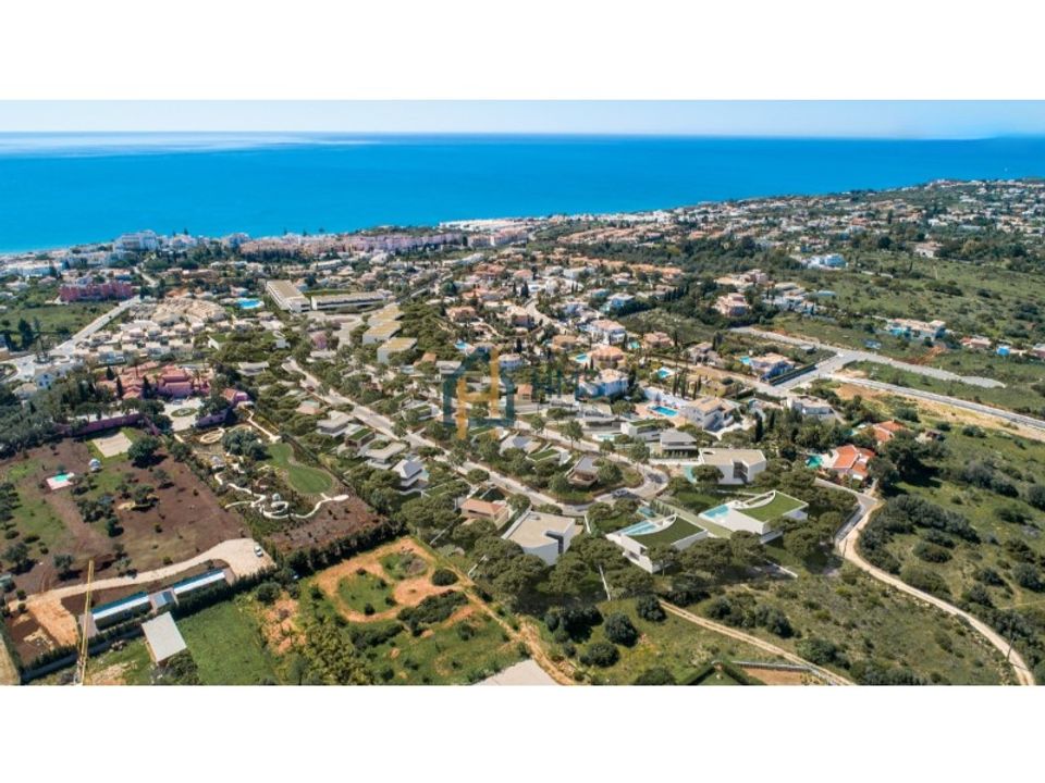 Helårsgrund i Luz, Faro - foto 1