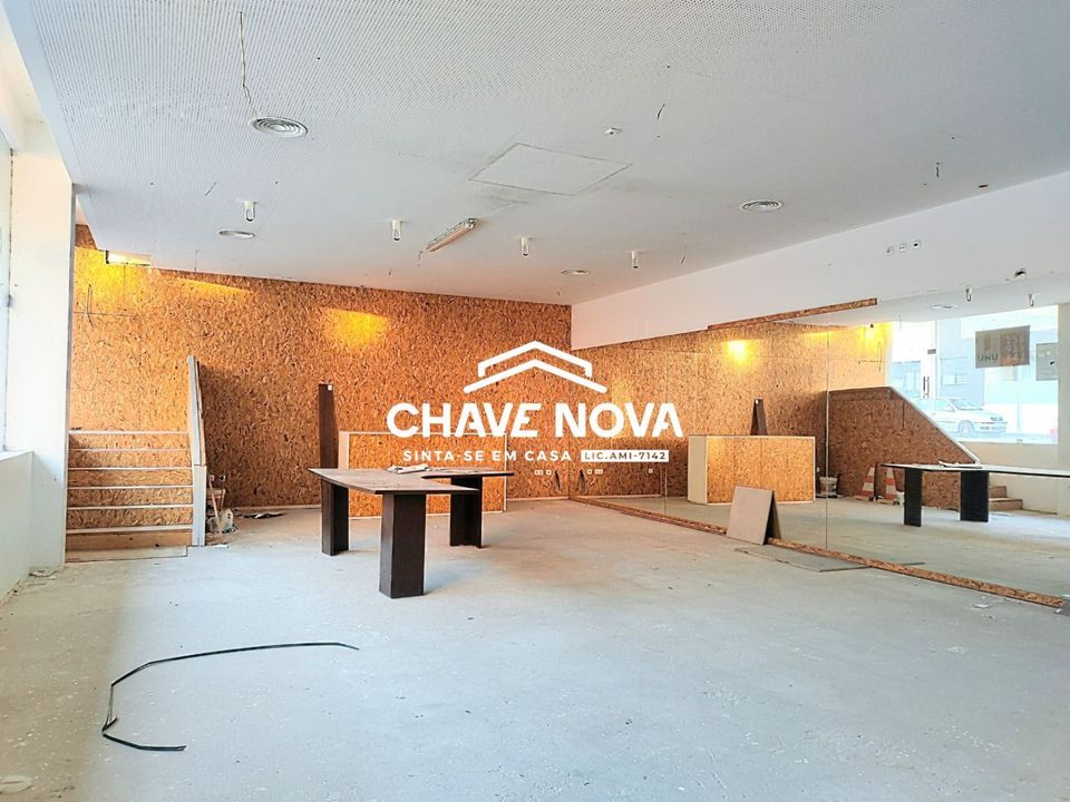 Erhvervsejendom i Santa Maria da Feira, Aveiro - foto 1