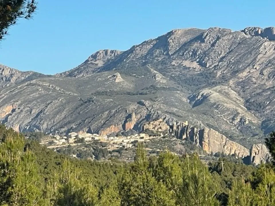 Helårsgrund i Guadalest, Alicante - foto 1