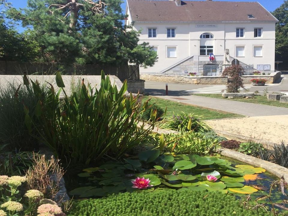 Helårsgrund i Pouilley-Français, Doubs - foto 3