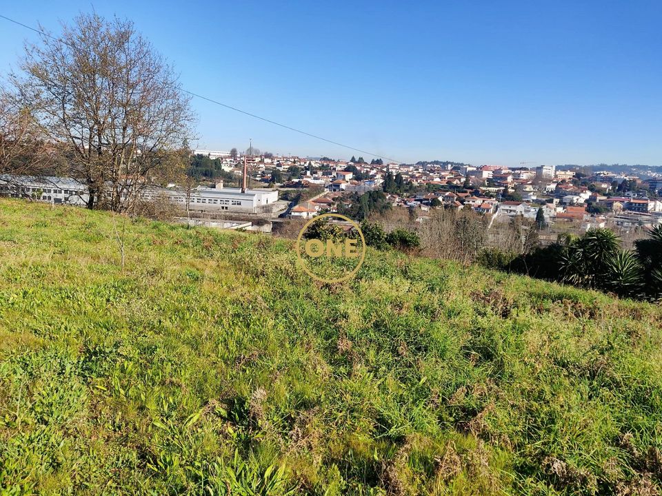 Helårsgrund i Santo Tirso, Porto - foto 1