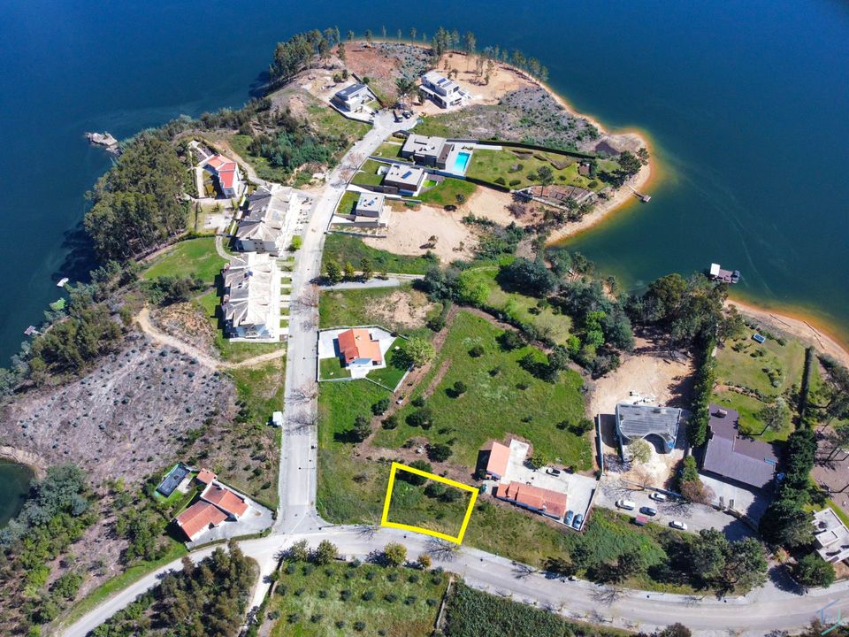 Helårsgrund i Ferreira do Zezere, Santarem - foto 1
