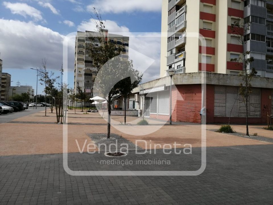 Erhvervsejendom i Barreiro, Setubal - foto 1
