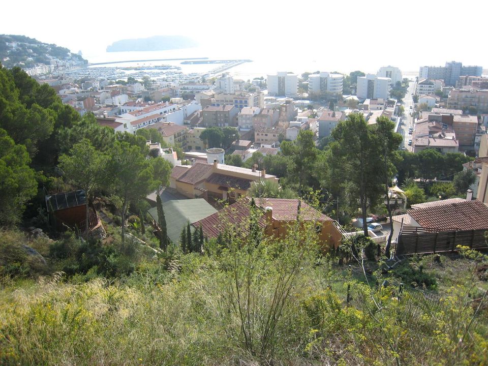 Helårsgrund i L'Estartit, Gerona - foto 1