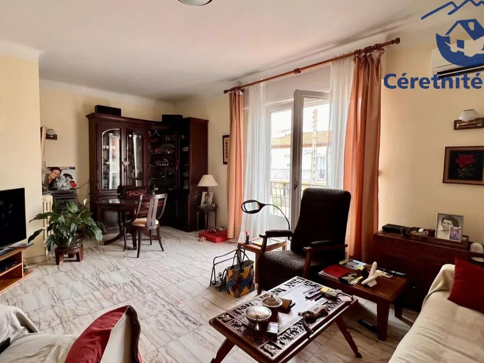 Villa i Le Boulou, Pyrenees-Orientales - foto 1