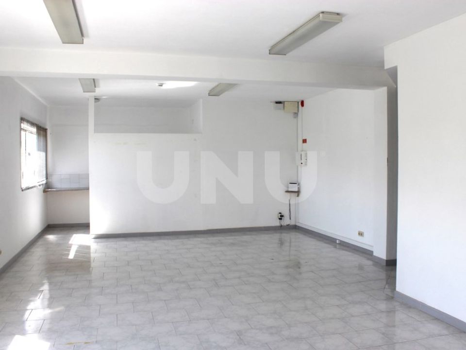 Commercial property in Castelo Branco, Castelo Branco - photo 1