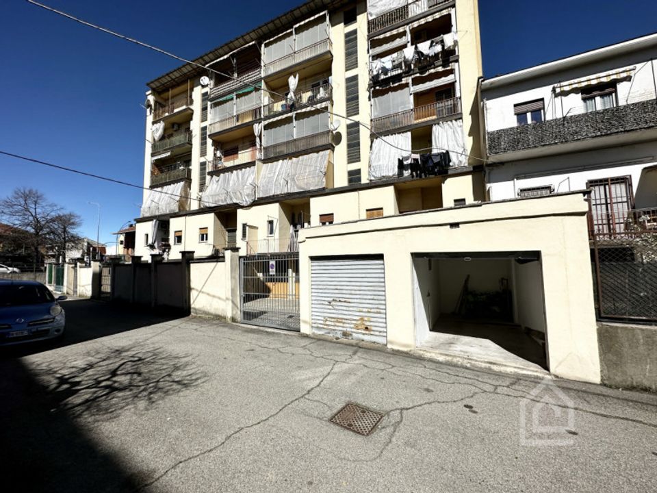 Garage i Chivasso, Turin - foto 1