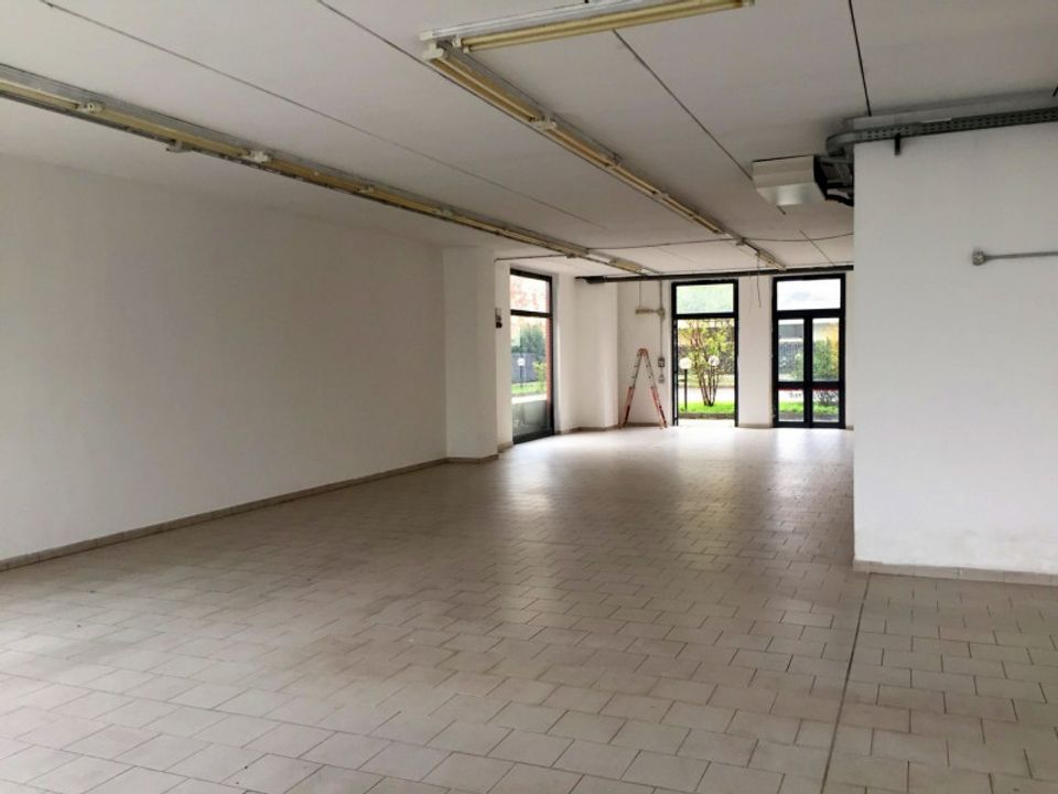 Erhvervsejendom i Pessano con Bornago, Milan - foto 2