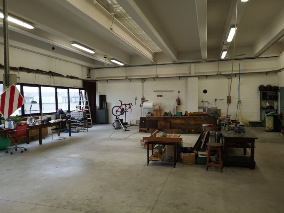 L'establiment comercial a Assago, Milan - foto 1