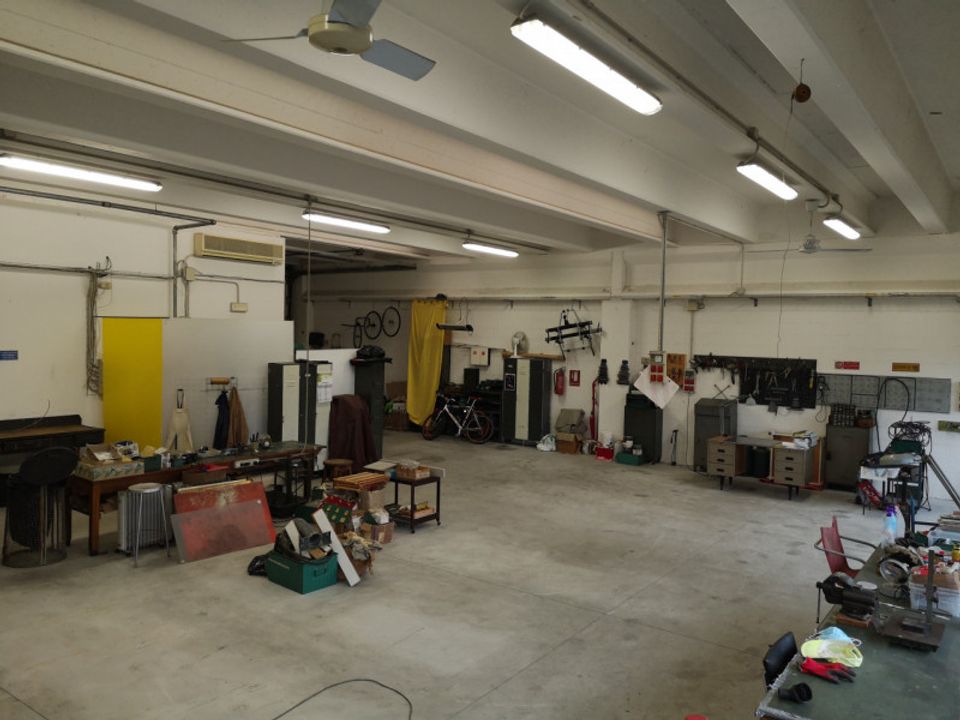 L'establiment comercial a Assago, Milan - foto 3