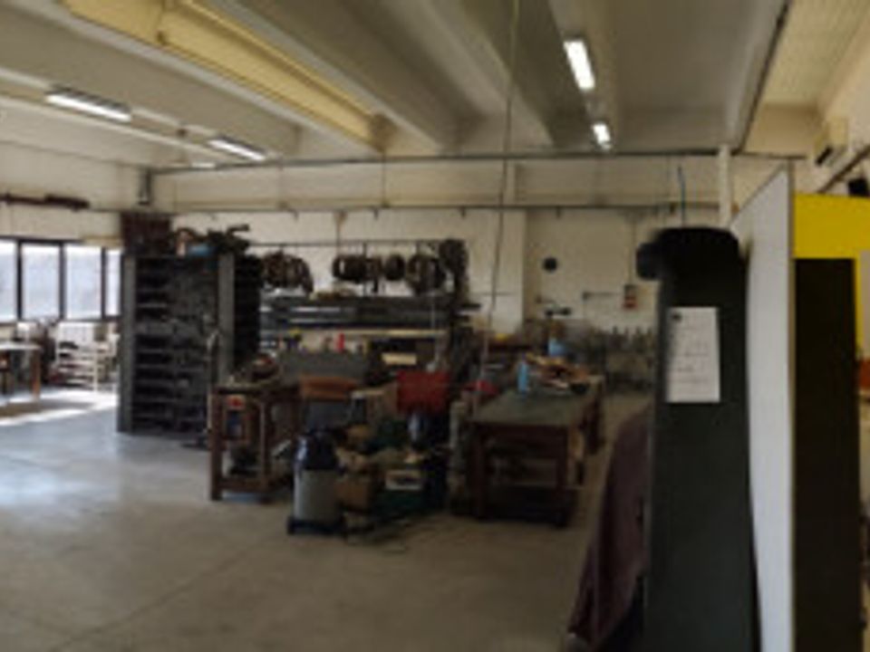 L'establiment comercial a Assago, Milan - foto 4