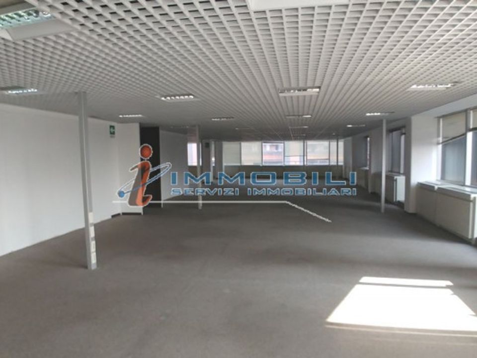 Erhvervsejendom i Segrate, Milan - foto 1