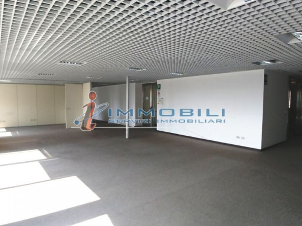 Erhvervsejendom i Segrate, Milan - foto 2