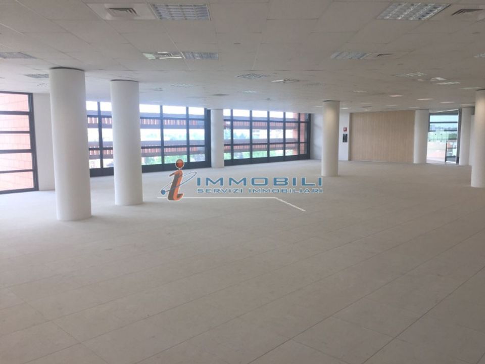 L'establiment comercial a Vimodrone, Milan - foto 1