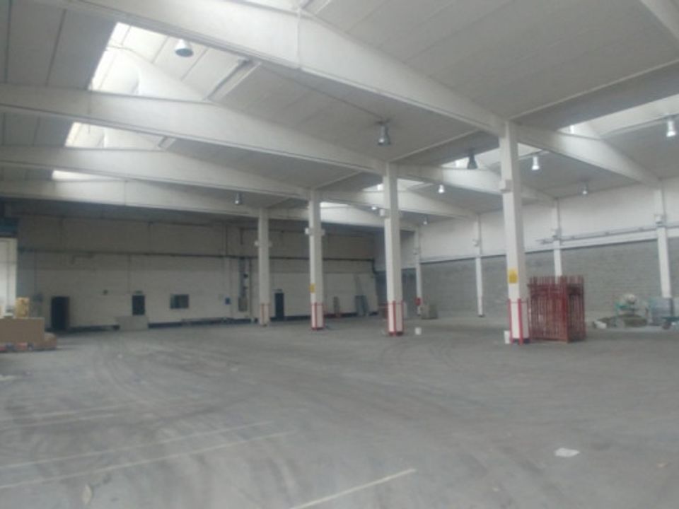 Erhvervsejendom i San Giuliano Milanese, Milan - foto 1