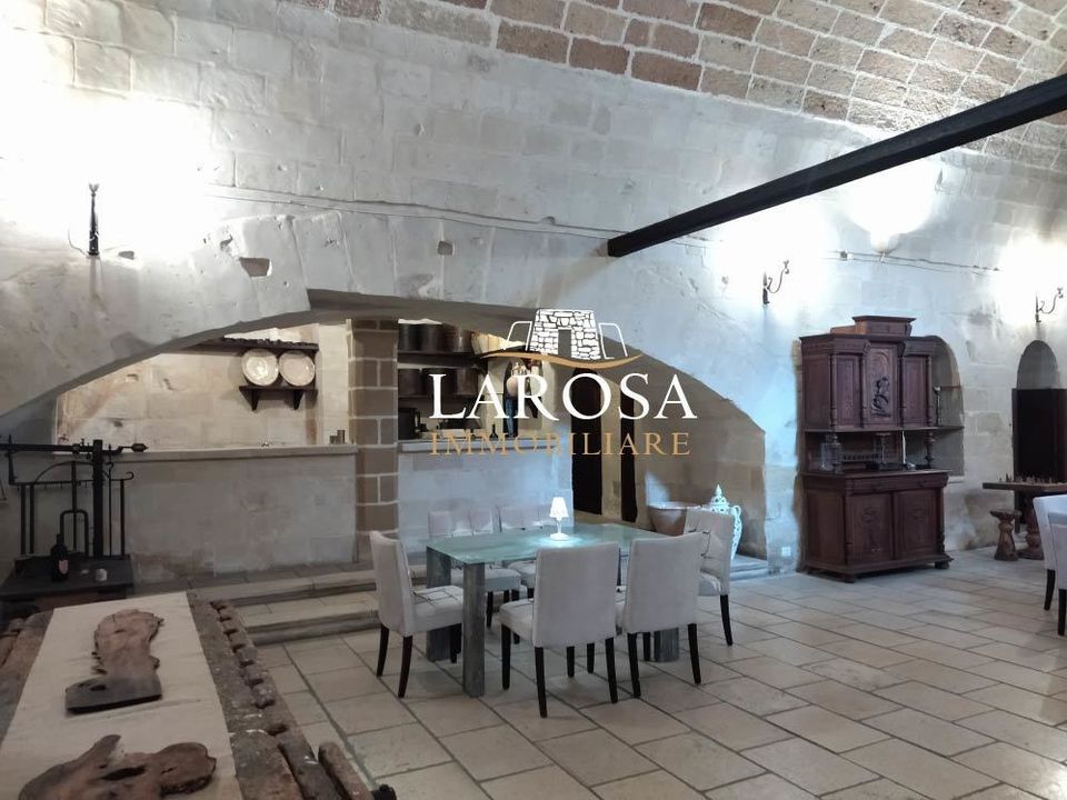 Commercial property in Lizzanello, Lecce - photo 2