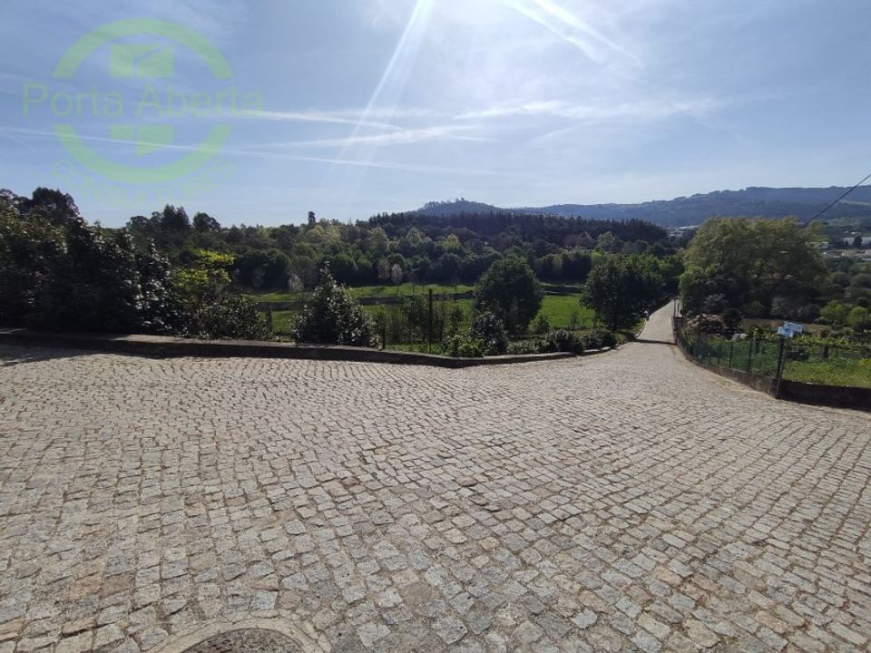 Helårsgrund i Santo Tirso, Porto - foto 1