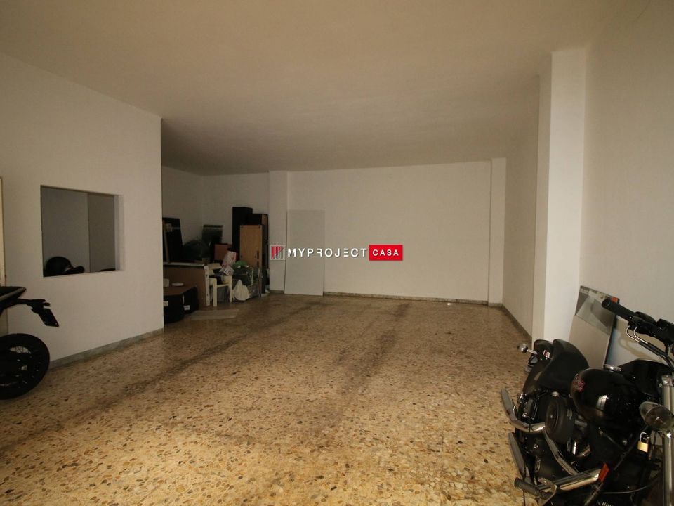 L'establiment comercial a Martina Franca, Taranto - foto 3
