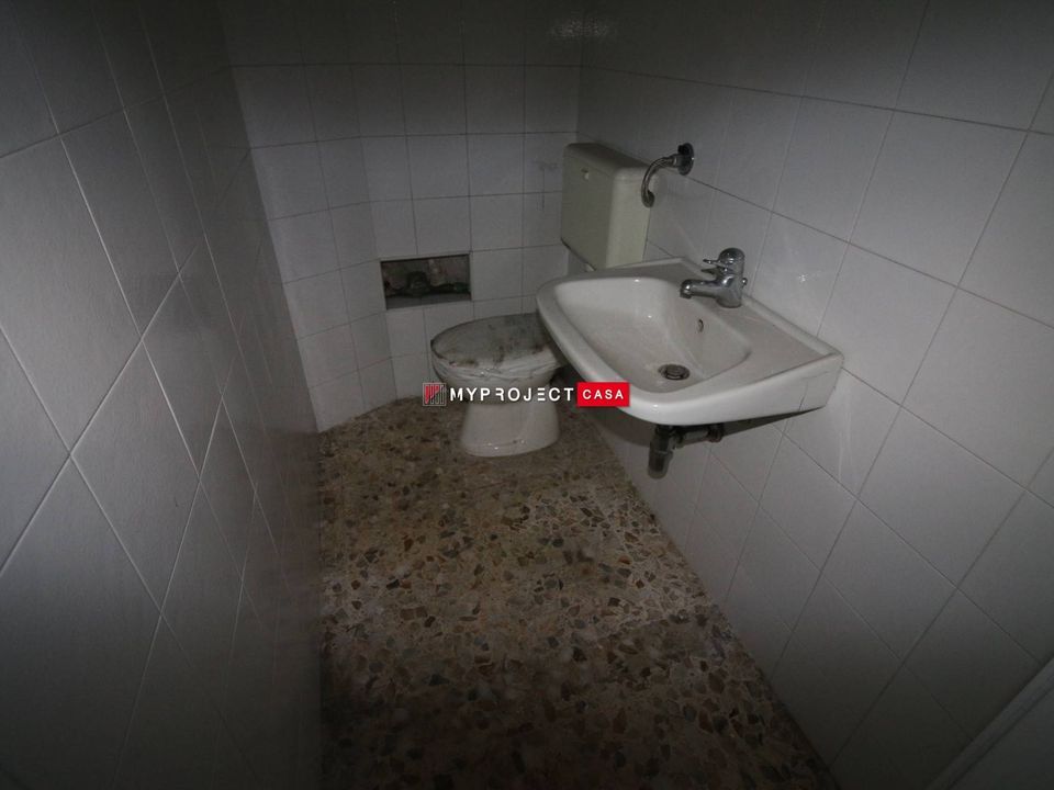 L'establiment comercial a Martina Franca, Taranto - foto 4
