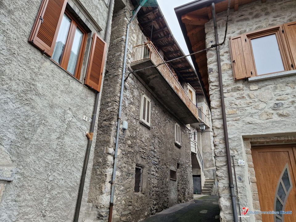 Dom wiejski: Cerveno, Brescia – zdjęcie 1