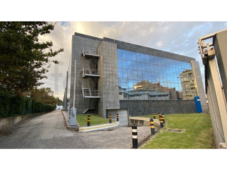 L'establiment comercial a Carnaxide, Lisbon - foto 1