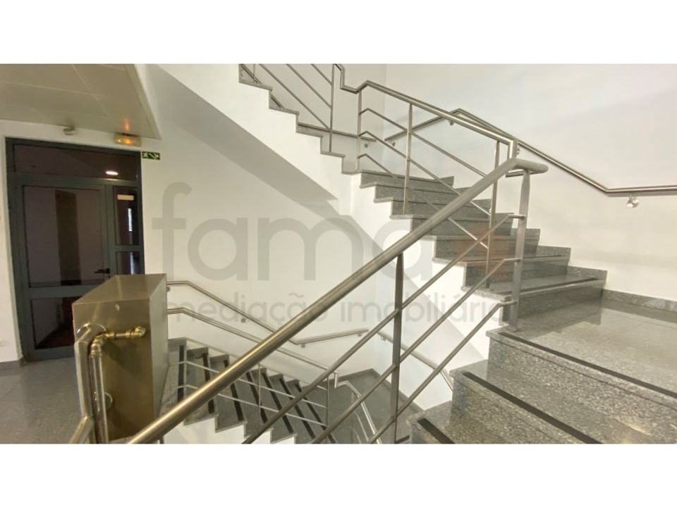 L'establiment comercial a Carnaxide, Lisbon - foto 4