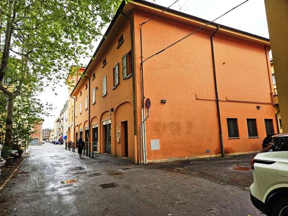 Erhvervsejendom i Castelfranco Emilia, Modena - foto 1