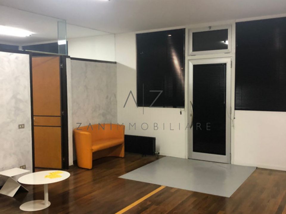 L'establiment comercial a Montebelluna, Treviso - foto 1