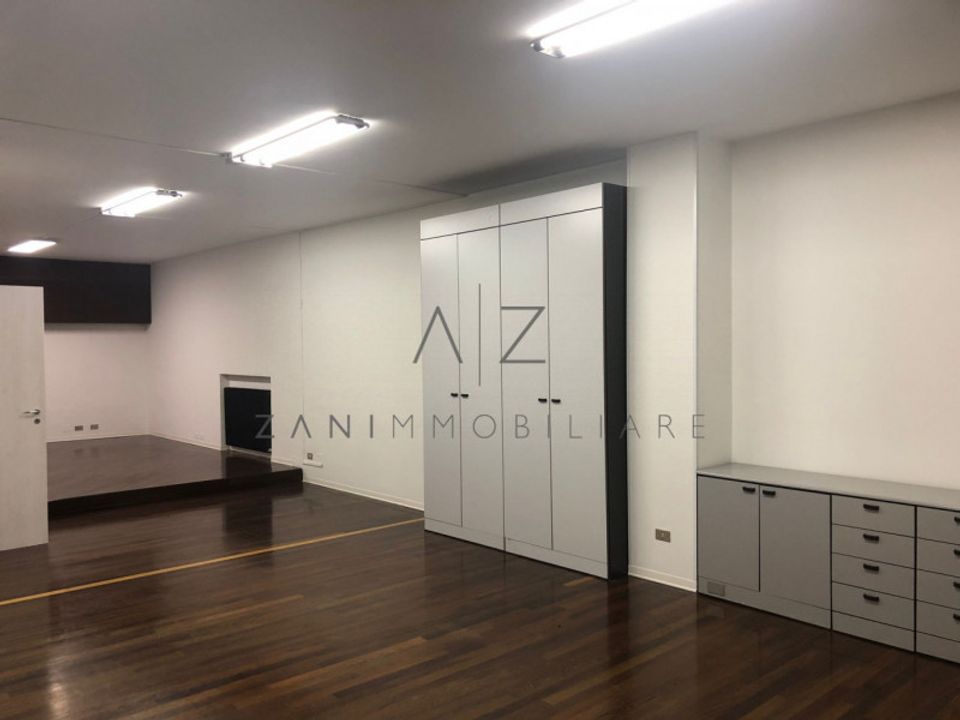 L'establiment comercial a Montebelluna, Treviso - foto 2