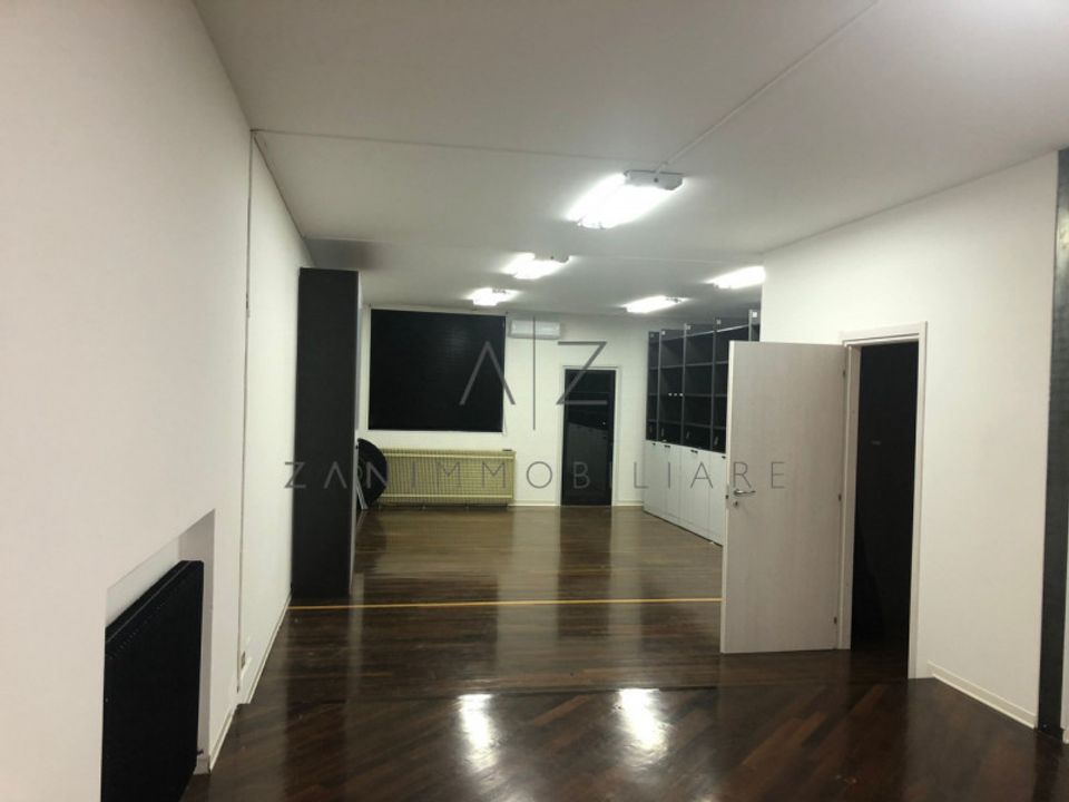 L'establiment comercial a Montebelluna, Treviso - foto 5