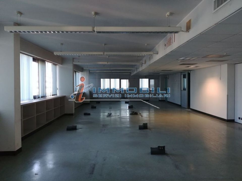 Erhvervsejendom i Segrate, Milan - foto 1