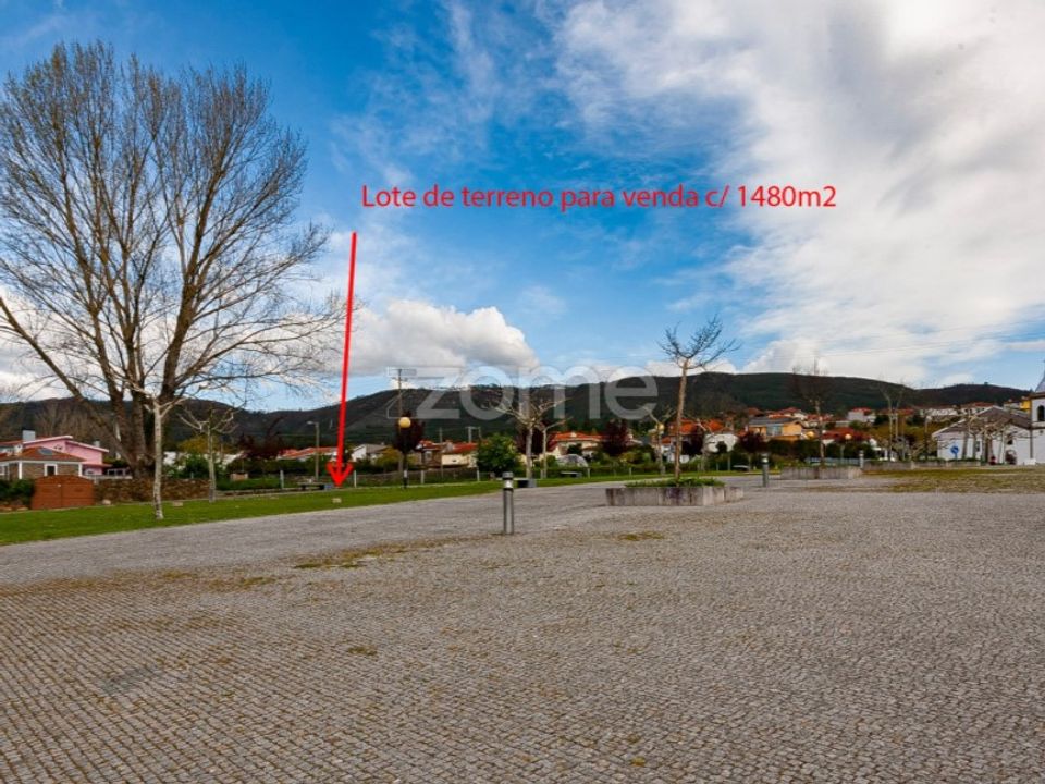 Helårsgrund i Melres e Medas, Porto - foto 1