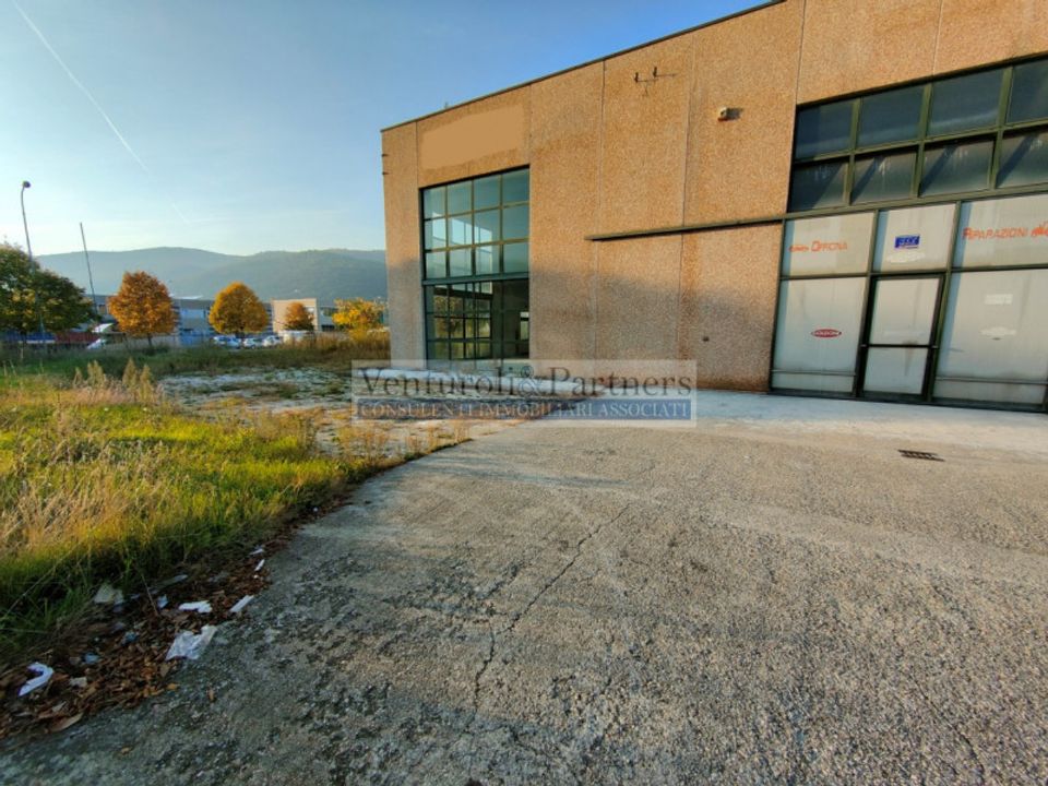 L'establiment comercial a Castenedolo, Brescia - foto 2