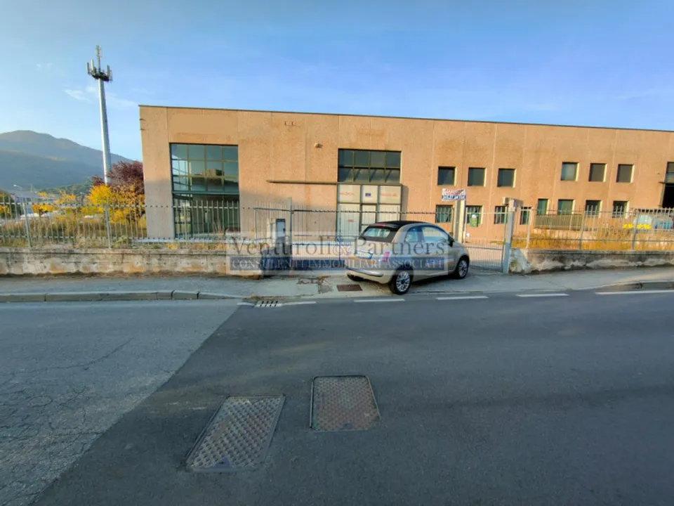 L'establiment comercial a Castenedolo, Brescia - foto 3