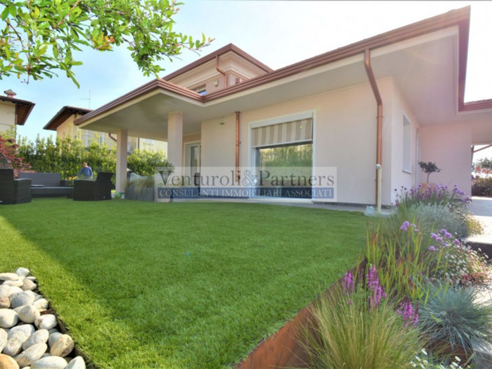 Villa i Manerba Del Garda, Brescia - bilde 1