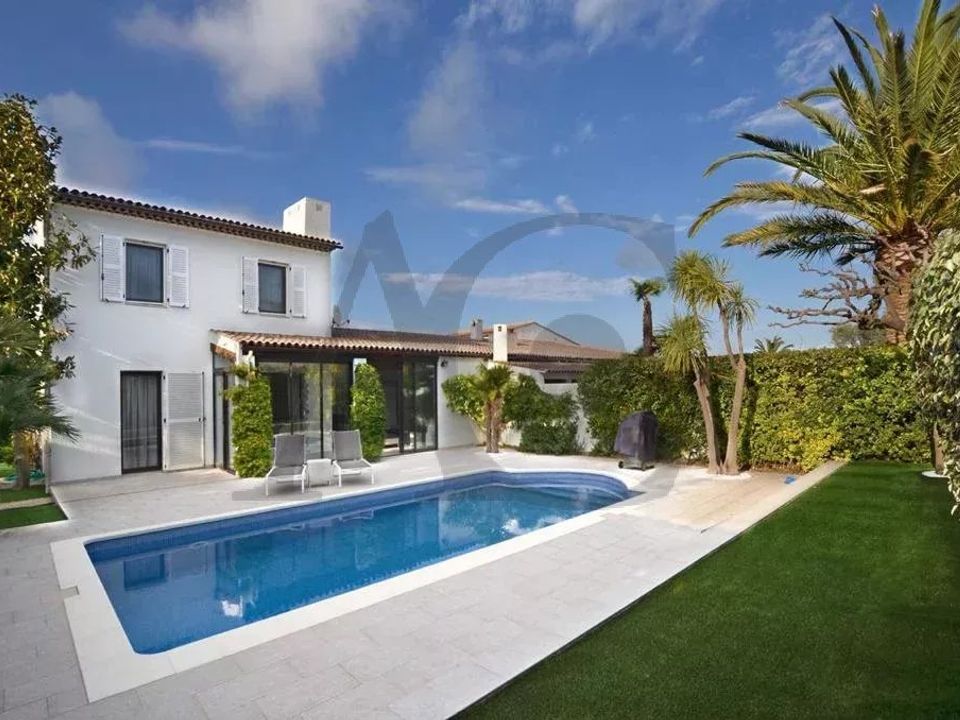 Villa i Villeneuve-Loubet, Alpes-Maritimes - foto 2