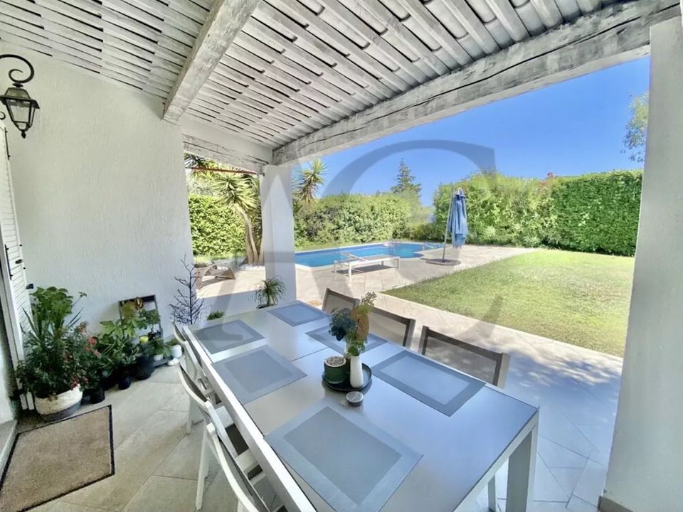 Villa i Villeneuve-Loubet, Alpes-Maritimes - bilde 1