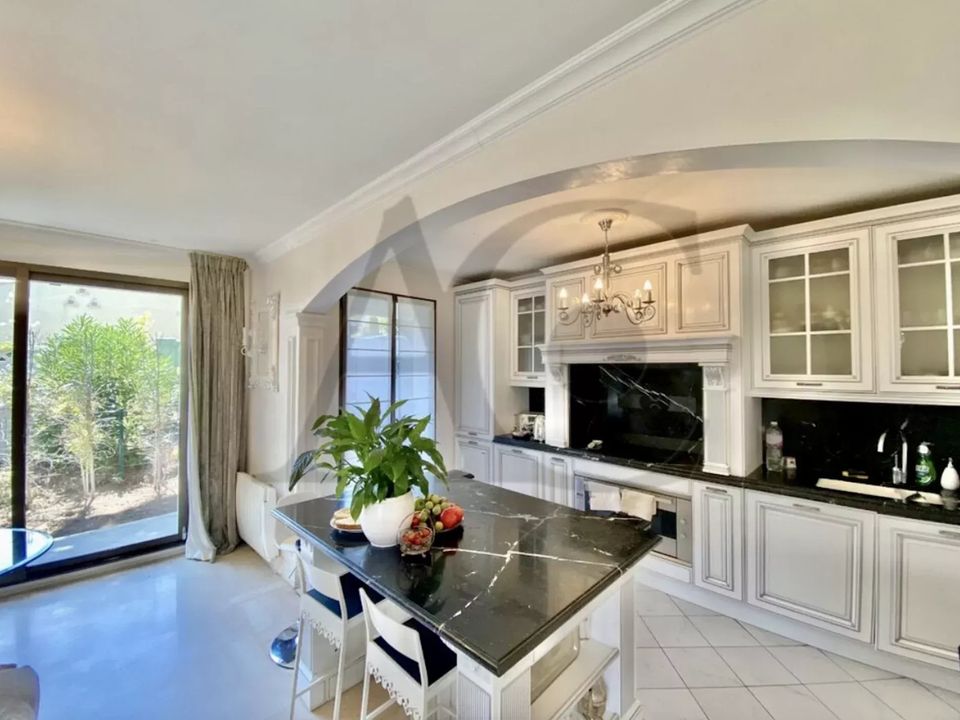 Villa i Villeneuve-Loubet, Alpes-Maritimes - bilde 2