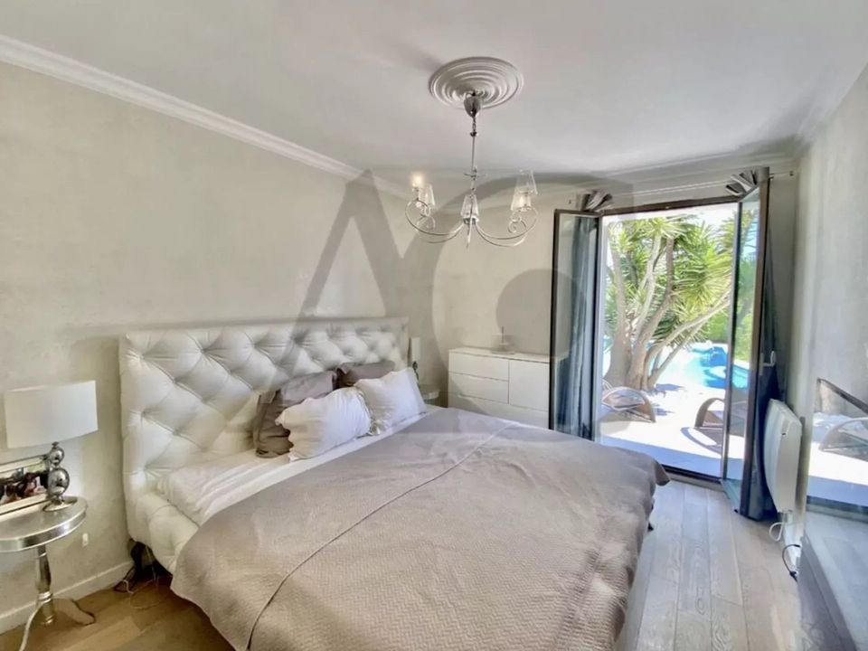 Villa i Villeneuve-Loubet, Alpes-Maritimes - bilde 5